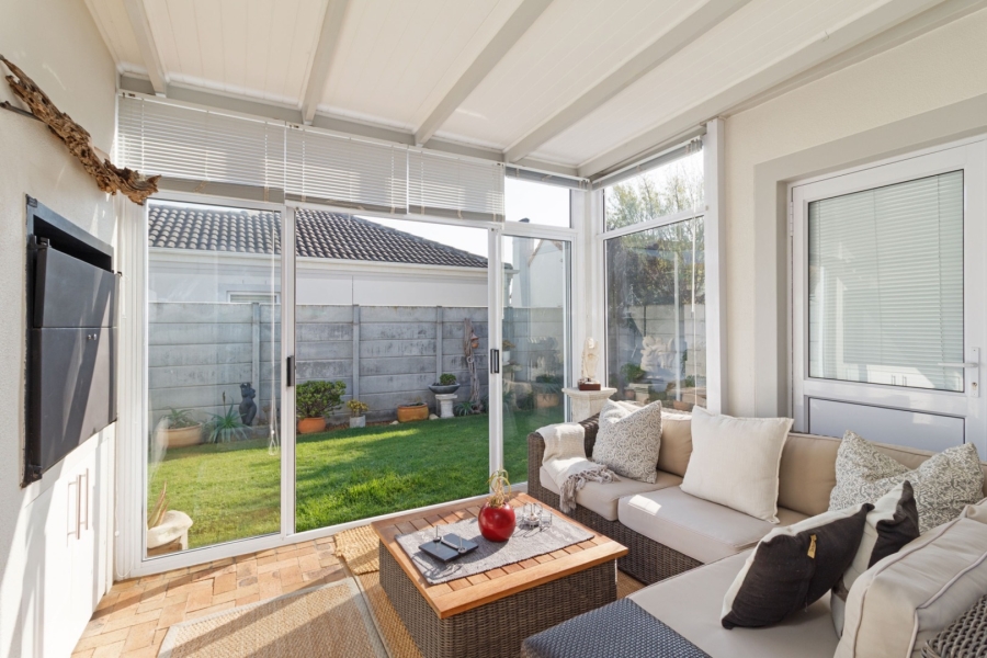 2 Bedroom Property for Sale in Sunningdale Western Cape